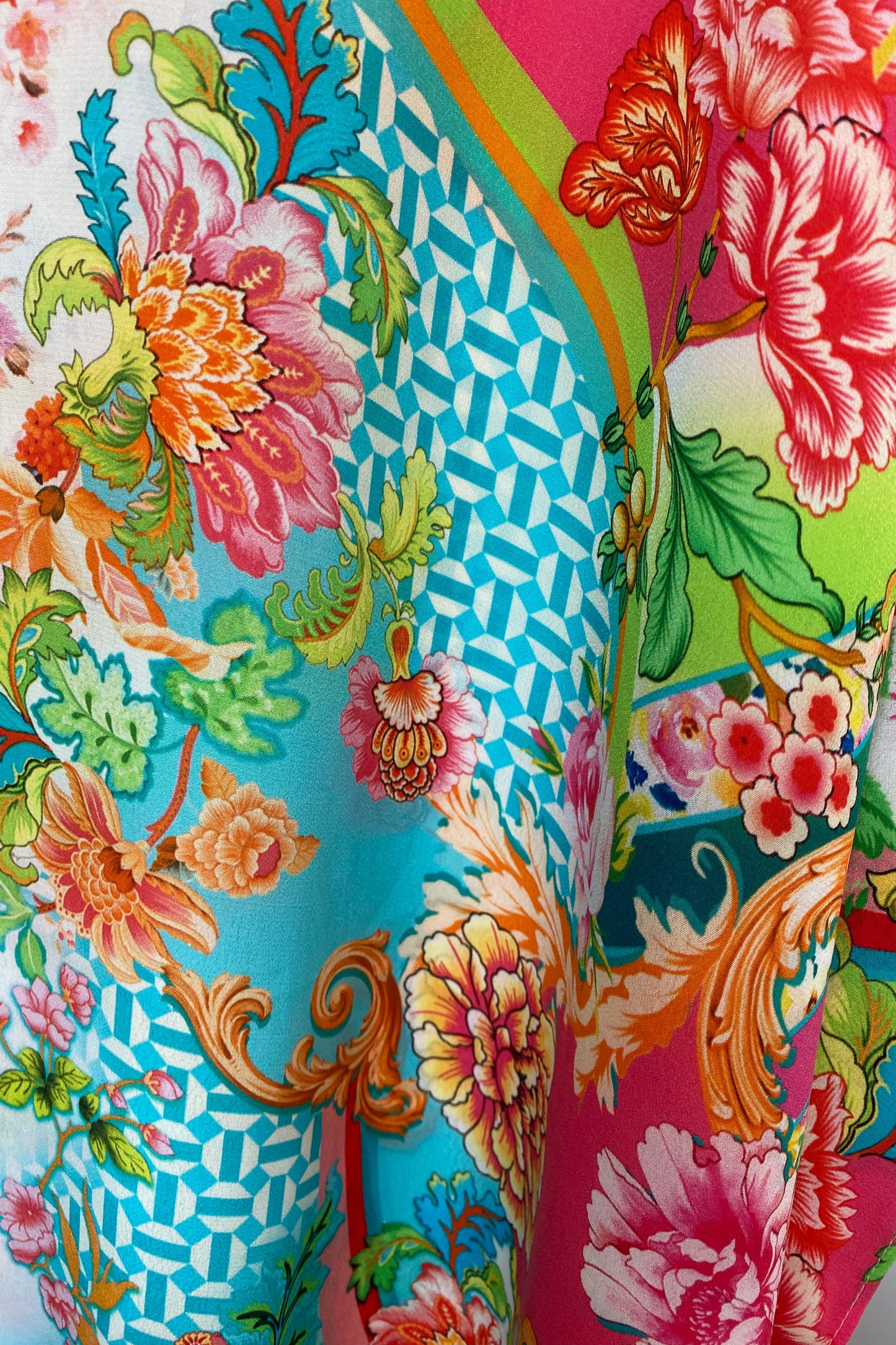 PHUKET ORIENTAL FLORAL KAFTAN