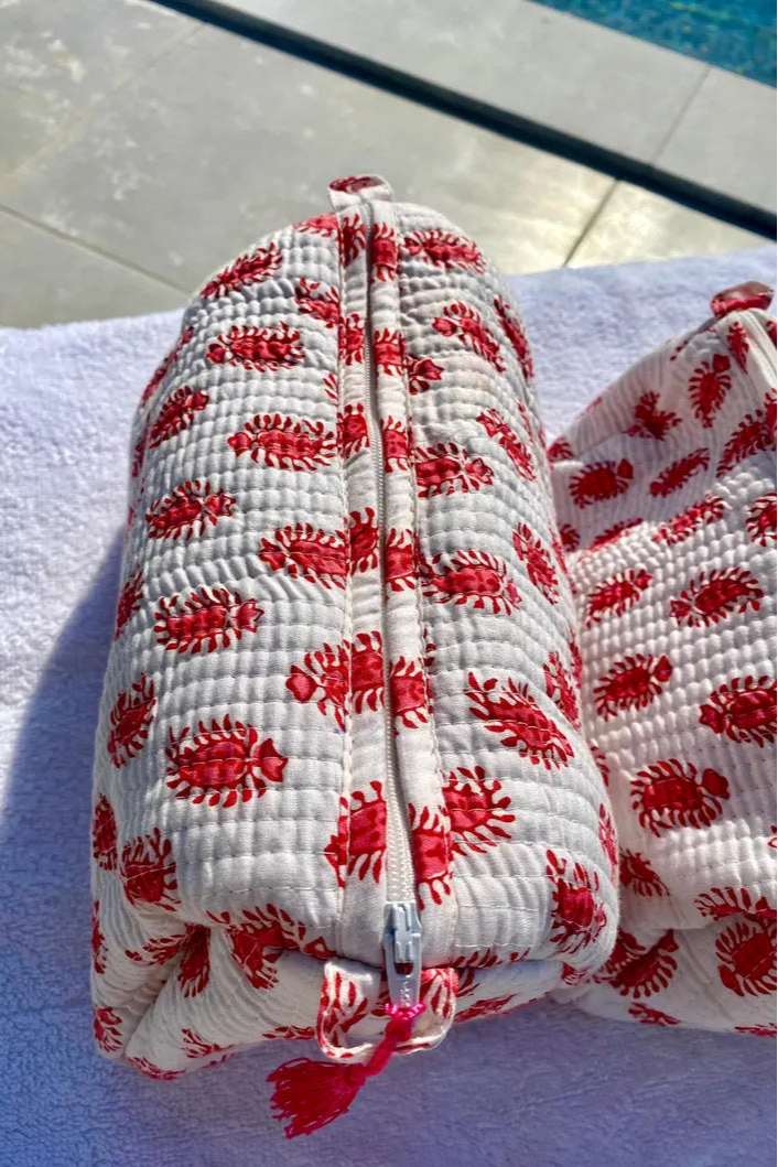 RED AND WHITE BLOCK PRINT WASH BAG SET