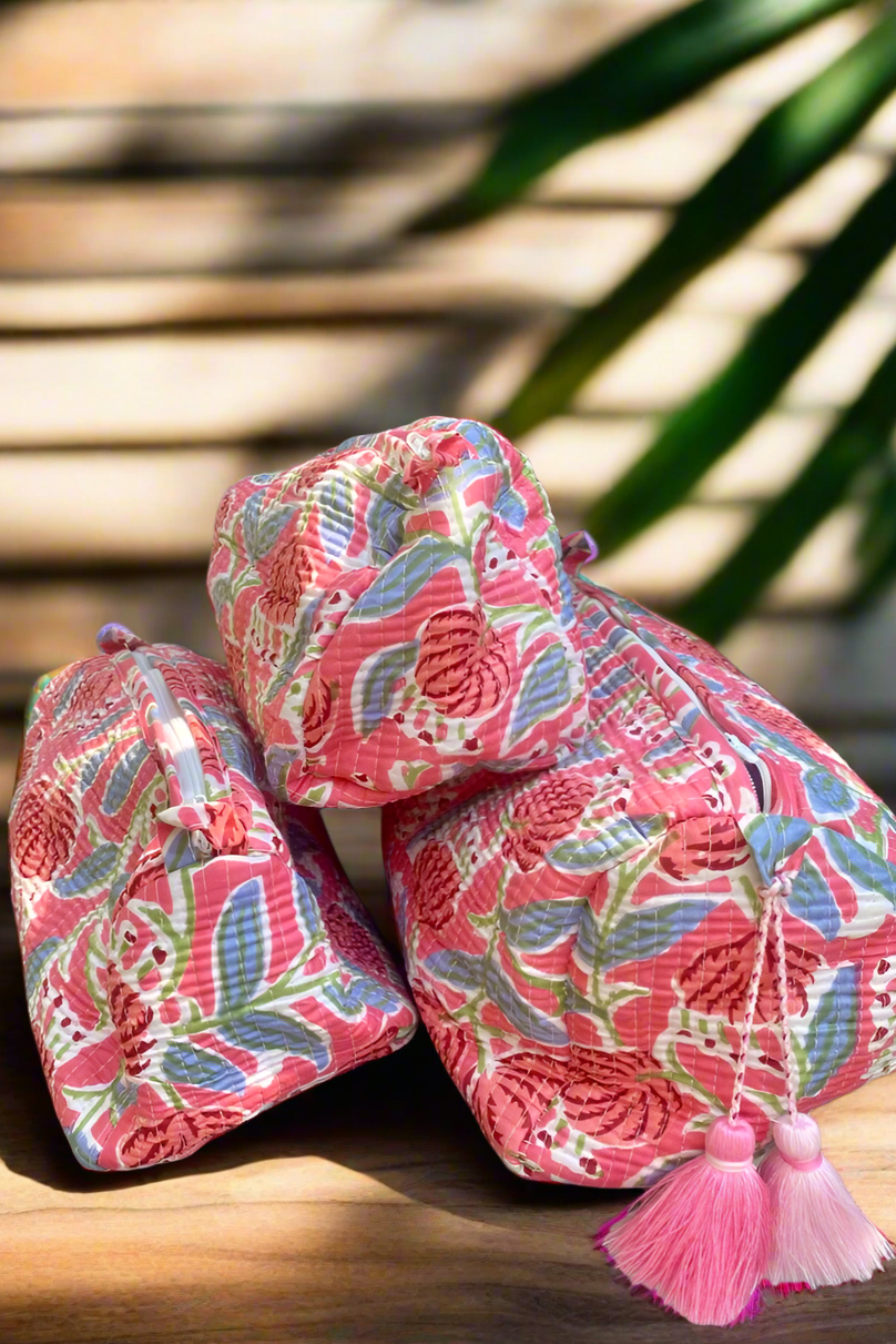 coral floral wash bag set
