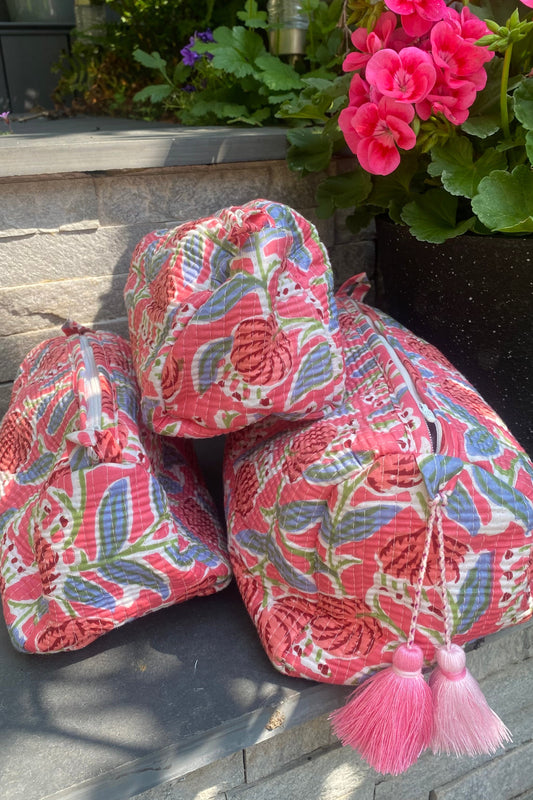 CORAL FLORAL WASH BAG SET