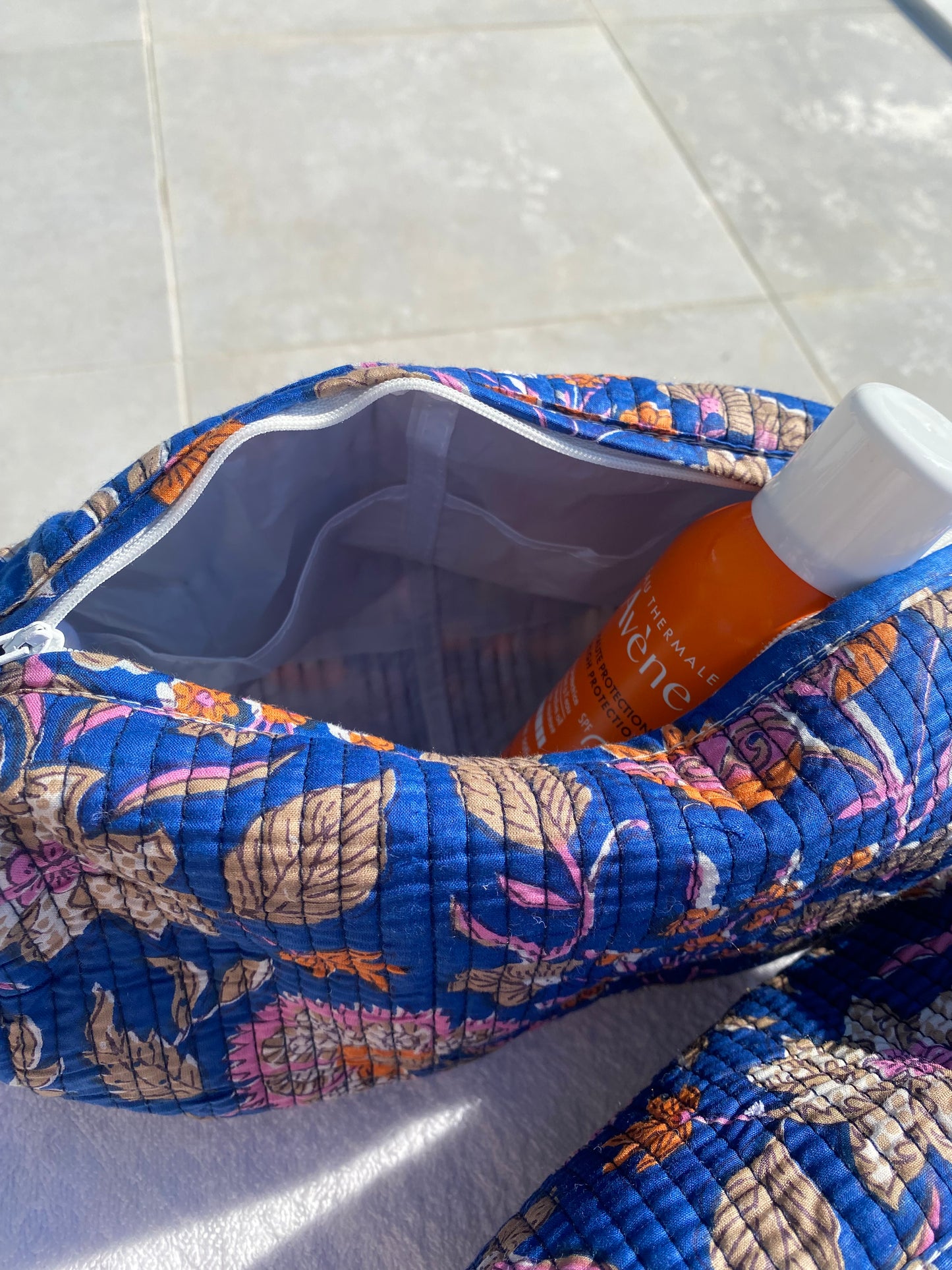 BLUE FLORAL WASH BAG SET