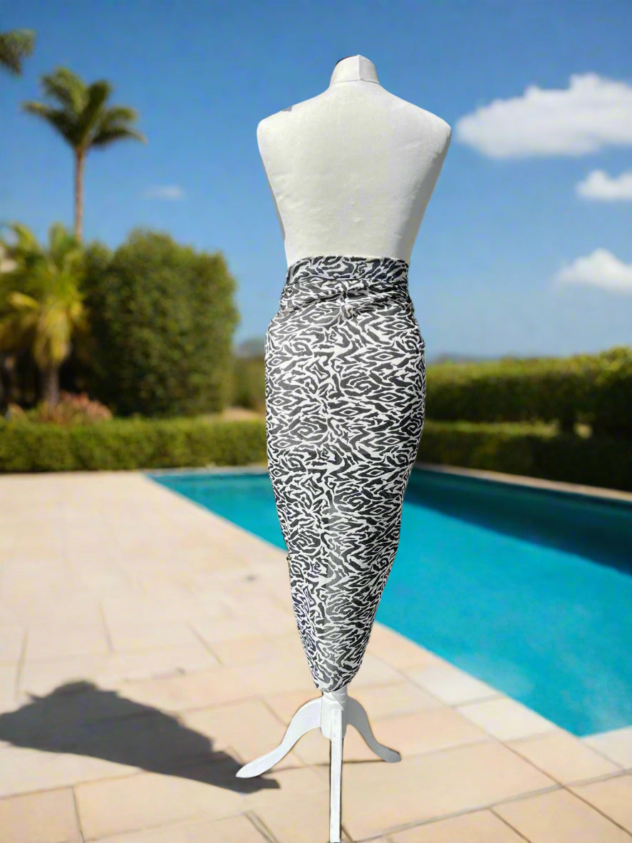 BLACK ANIMAL PRINT SARONG