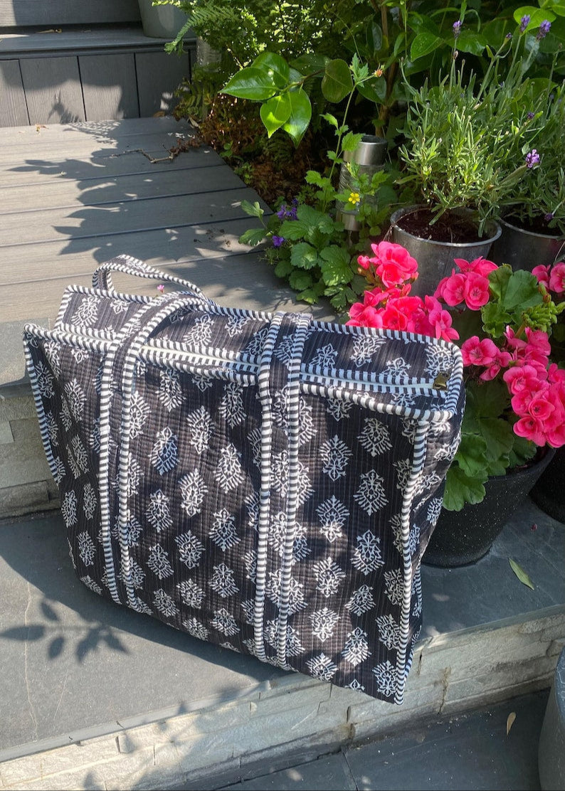 BLACK BLOCK PRINT TOTE