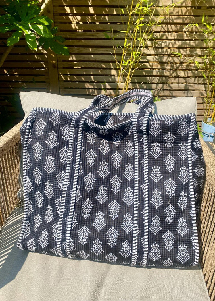 BLACK BLOCK PRINT TOTE