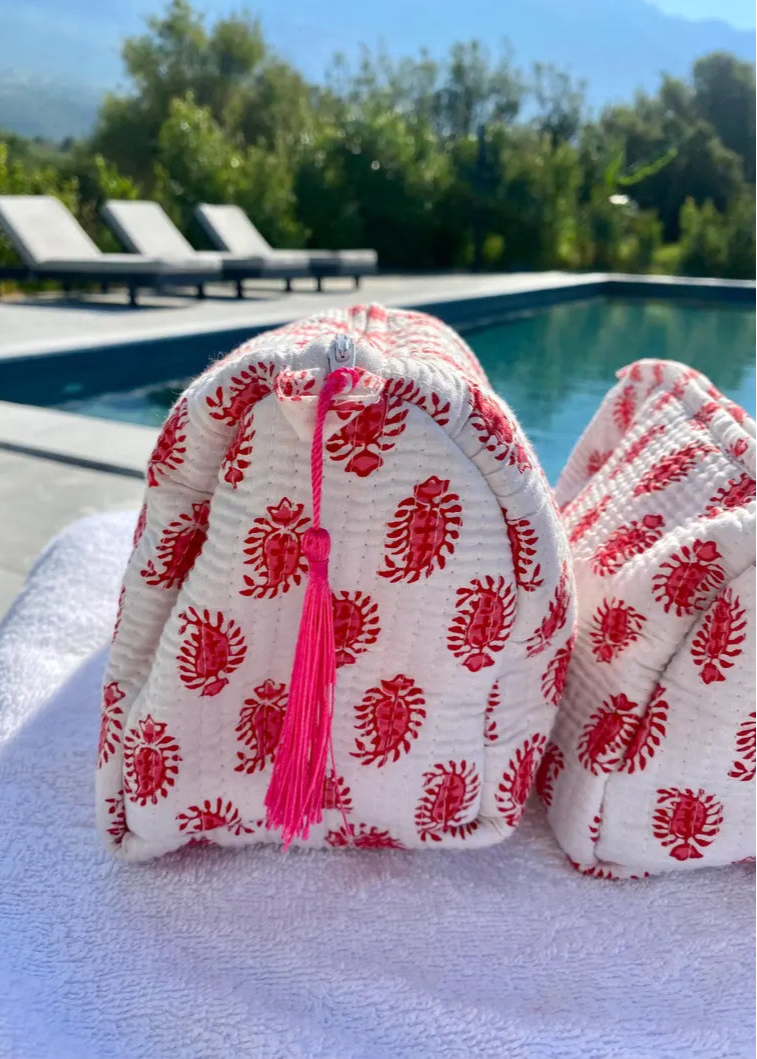 RED AND WHITE BLOCK PRINT WASH BAG SET
