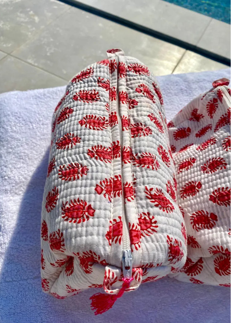 RED AND WHITE BLOCK PRINT WASH BAG SET